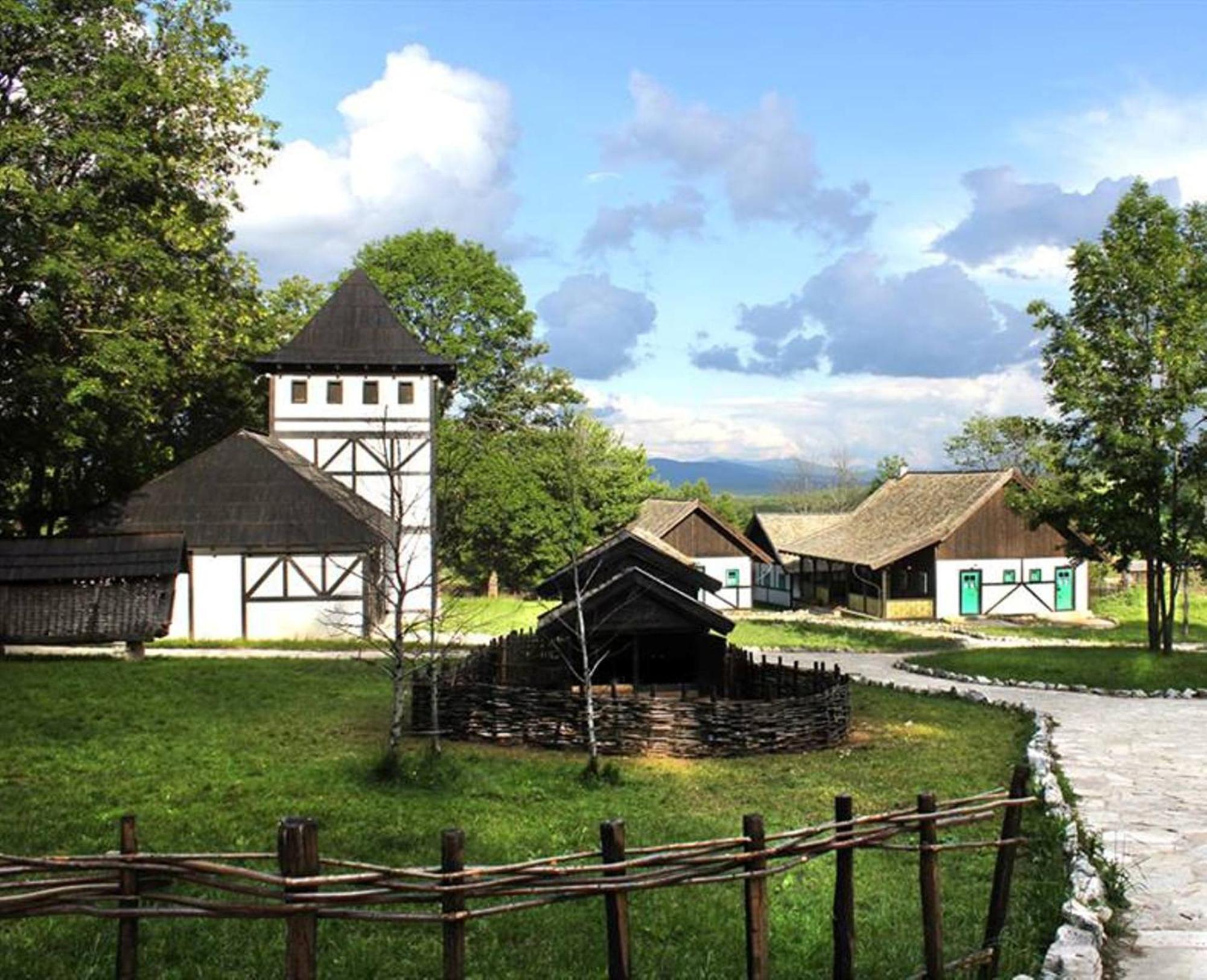 Farm Stay Cardaklije Кулен Вакуф Экстерьер фото