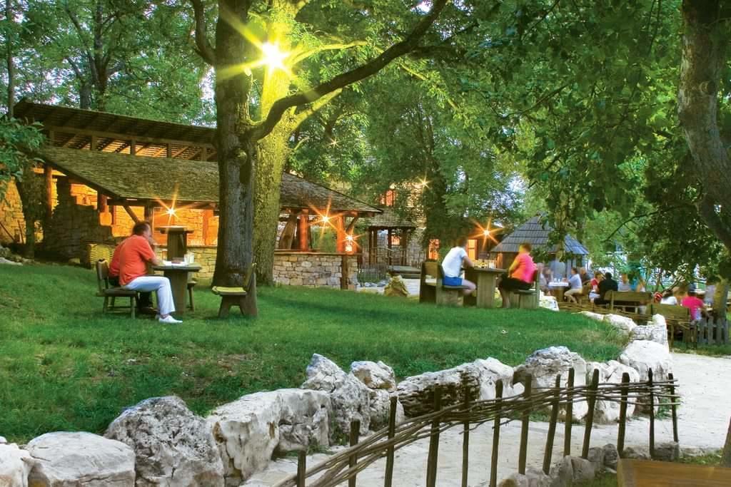 Farm Stay Cardaklije Кулен Вакуф Экстерьер фото